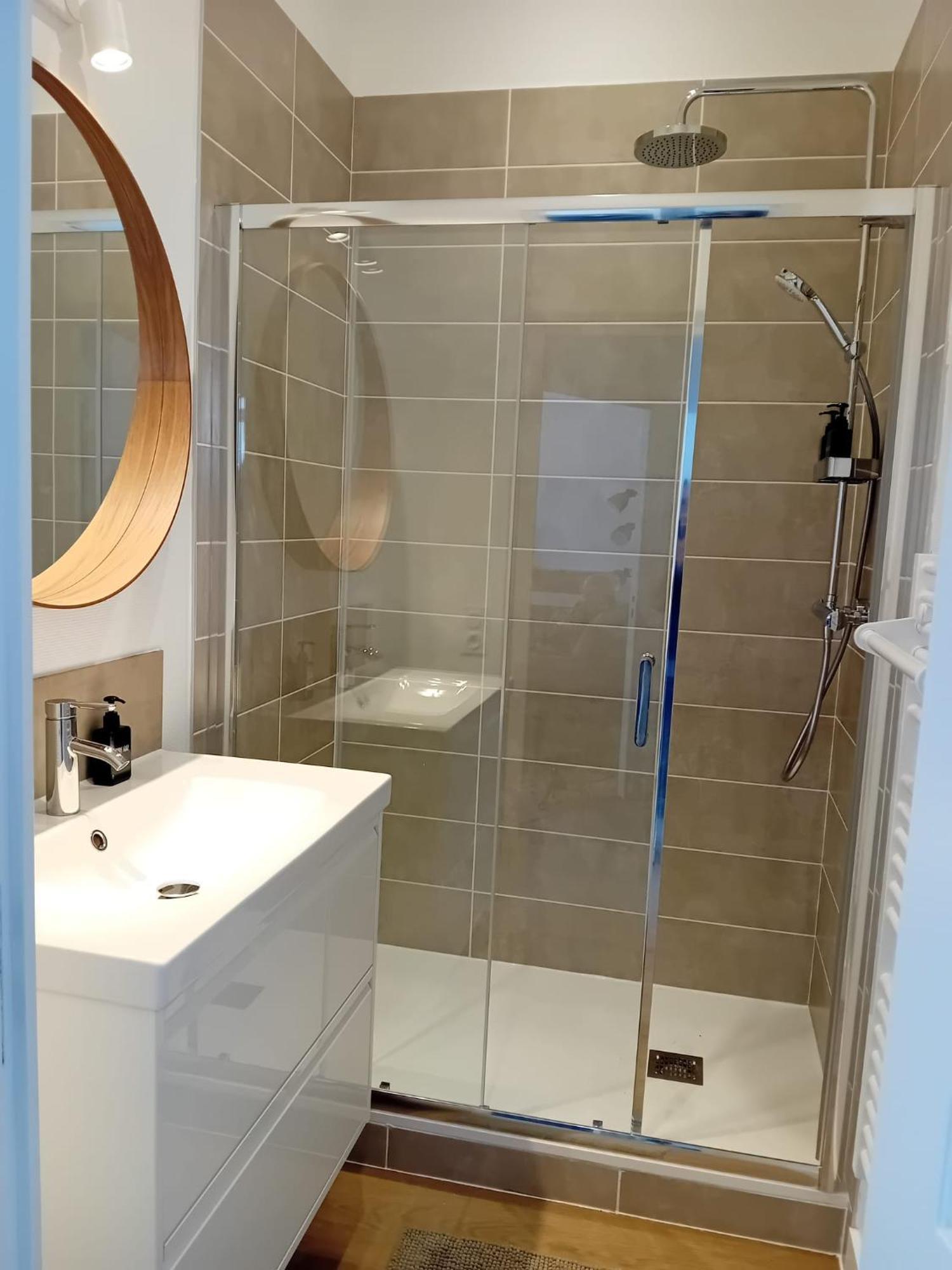 102 - Appart Renove Avec Grand Salon Et 1 Chambre - Tram Et Clinique Mutualiste A 1 Min Grenoble Exteriör bild