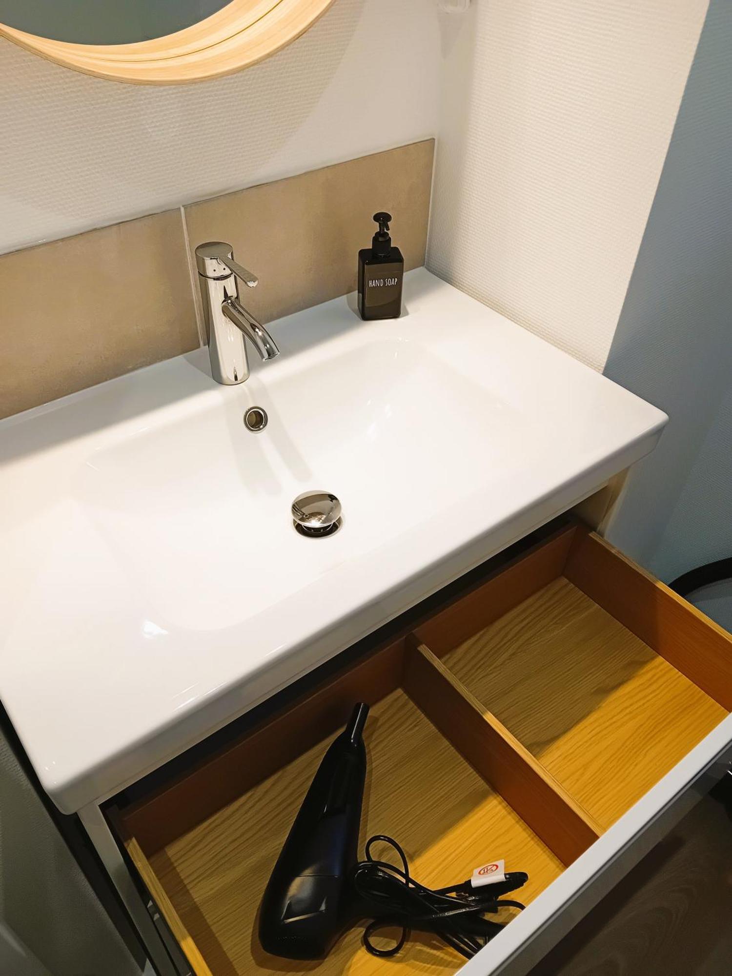102 - Appart Renove Avec Grand Salon Et 1 Chambre - Tram Et Clinique Mutualiste A 1 Min Grenoble Exteriör bild