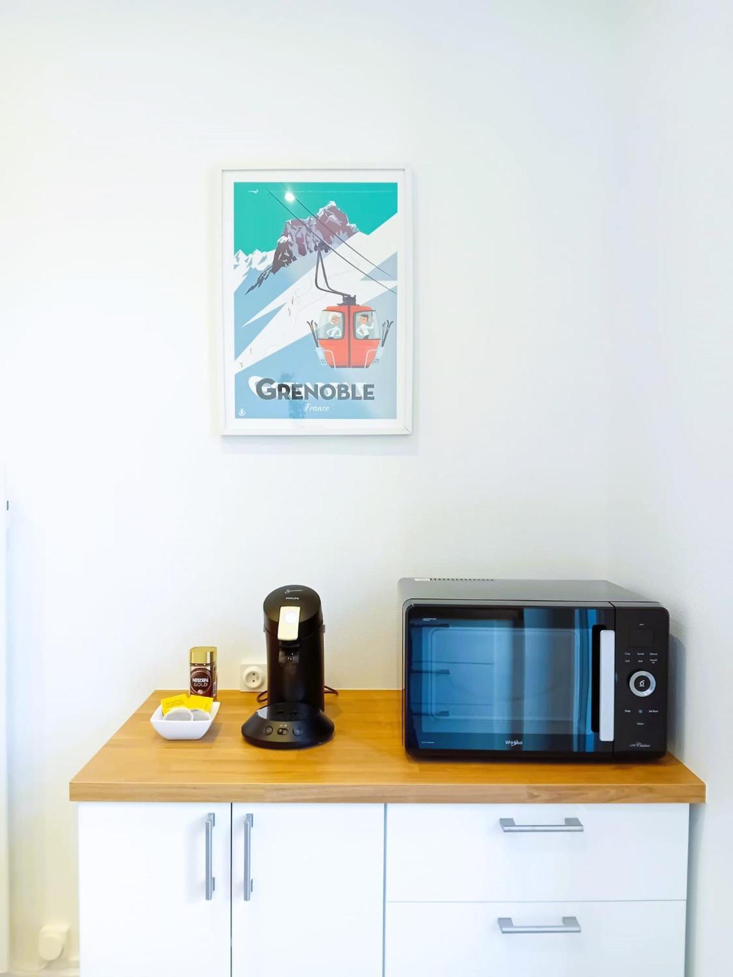 102 - Appart Renove Avec Grand Salon Et 1 Chambre - Tram Et Clinique Mutualiste A 1 Min Grenoble Exteriör bild